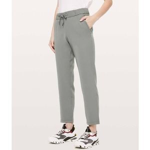 Lululemon Jet/ On the Fly Jogger - Sage Grey - Size 4